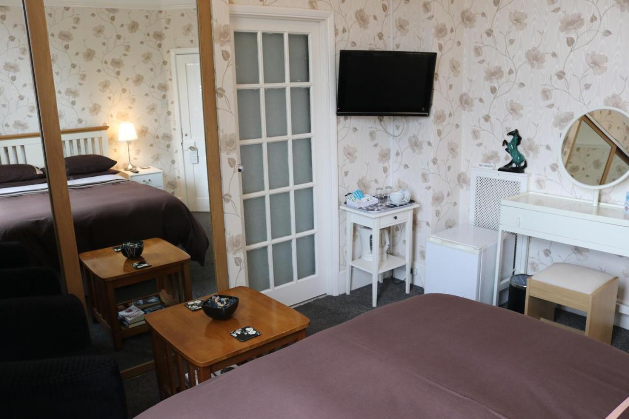 Bed and Breakfast Telford House Milton Keynes Exterior foto