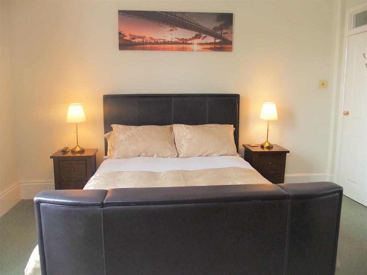 Bed and Breakfast Telford House Milton Keynes Exterior foto