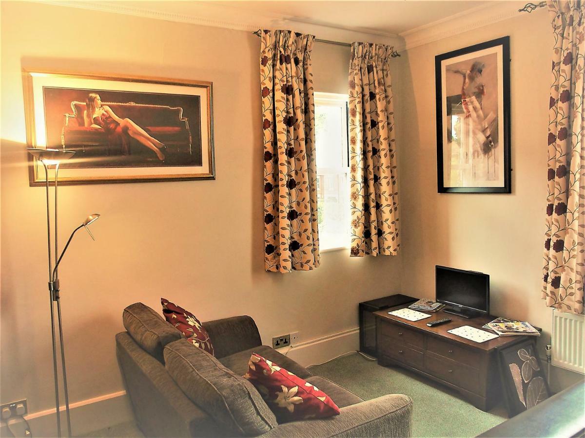 Bed and Breakfast Telford House Milton Keynes Exterior foto